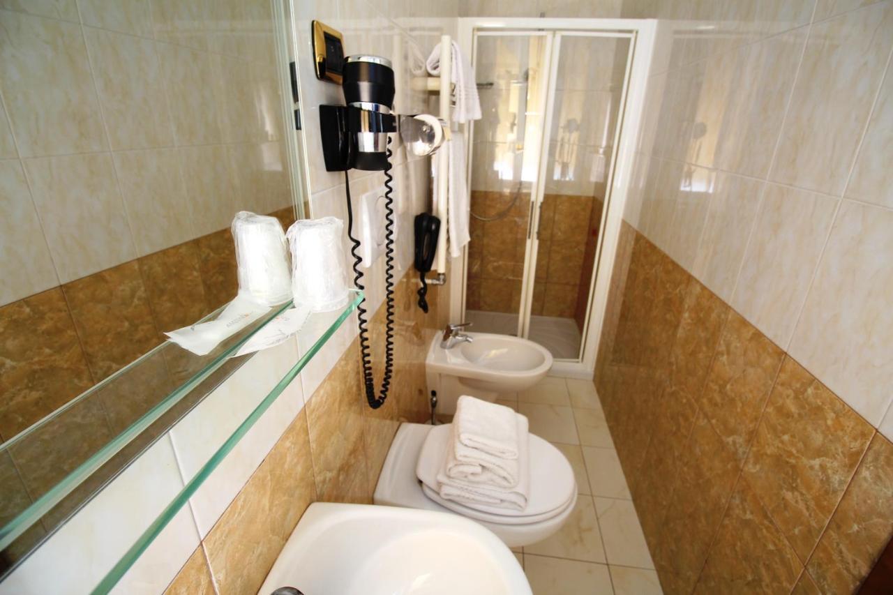Hotel Brignole Genoa Bagian luar foto